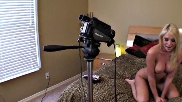 Шона Лени получает в догги после минета