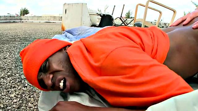 Gorgeous white dude nails tight ebony ass outdoors