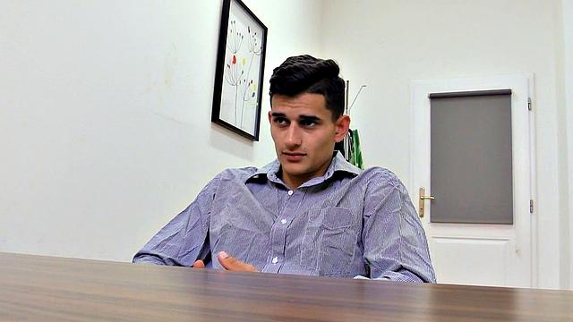 Европейский пассив с трудом выдерживает огромный белый член