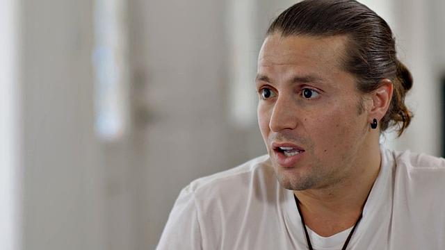 Big-titted cougar passionately pussyrammed on couch by boyfriend