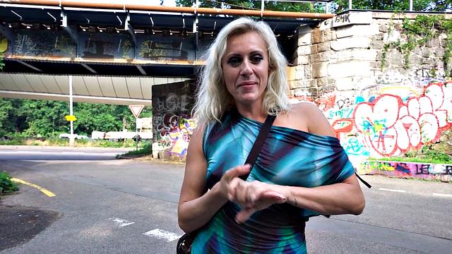 Stunning MILF banged outdoors