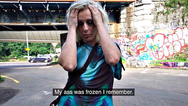 Stunning MILF banged outdoors