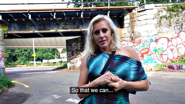 Stunning MILF banged outdoors