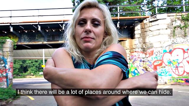 Stunning MILF banged outdoors