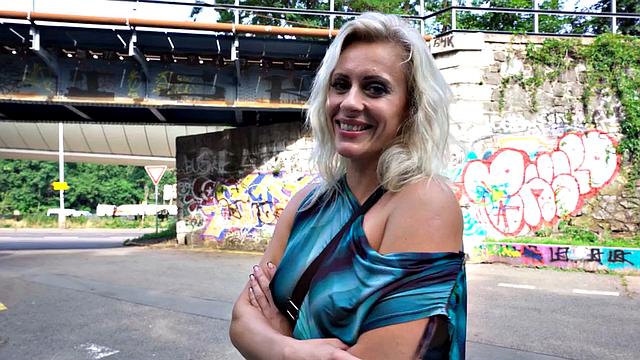 Stunning MILF banged outdoors