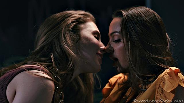 Girls Kissing Girls 25 Scene 2 - Undercover