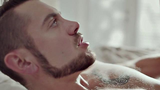 white bottom bareback fucked by black jock