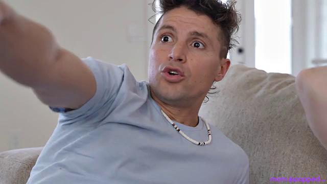 Our Stepmoms Lend A Hand - S3:E8