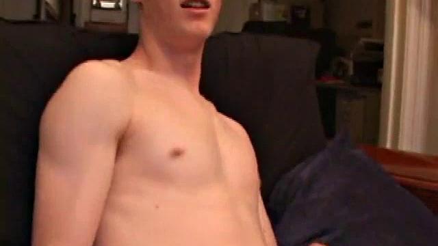 Amateur Kaos Jerking Off