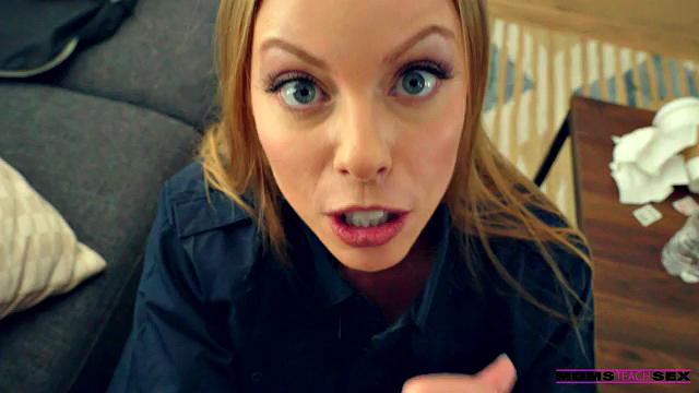 зрелая коп Бритни Амбер надевает наручники пасынку и трахается с ним