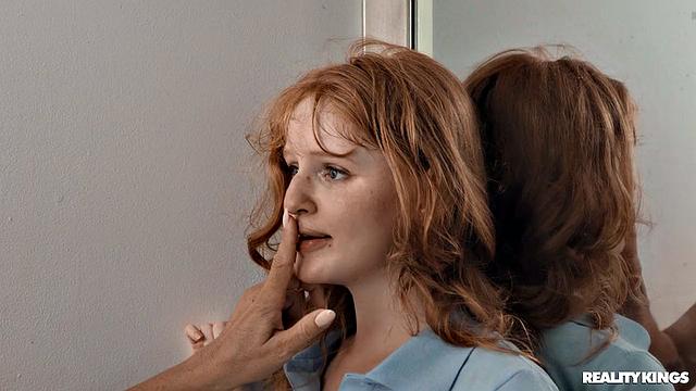 Resort MILF Loves A Squirter