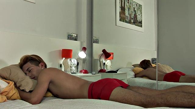 Barebacking DILF fucks Latin twink in homemade anal