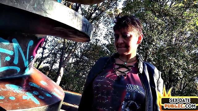 Mature amateur POV fucked outdoor in public sex