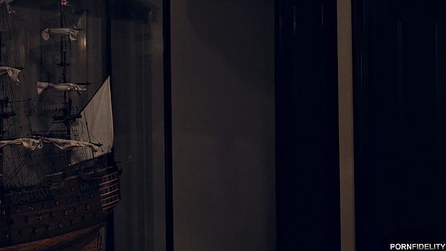 аня наплевала на резинку и просит внутрь