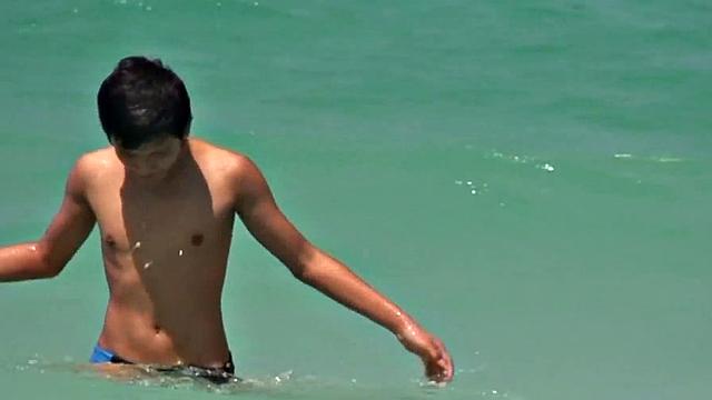 Real amateur twink fucked by his BF after beach day