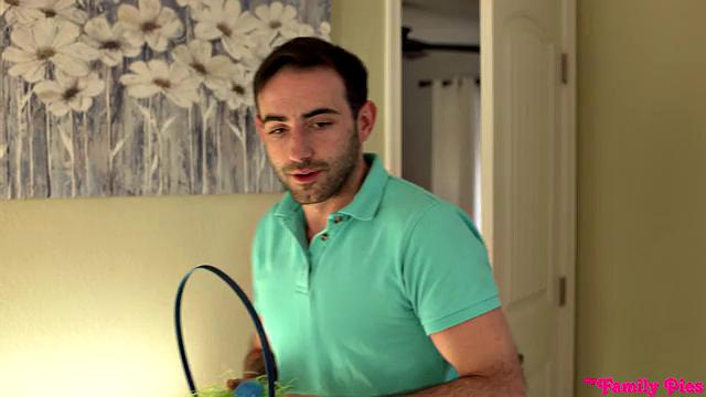 Can I Find All My Step Sisters Eggs - S18:E3