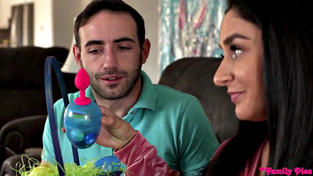 Can I Find All My Step Sisters Eggs - S18:E3