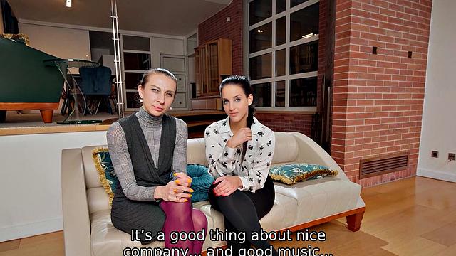 HUNT4K. In the Hands of La Pianiste, Cock Seems Bigger