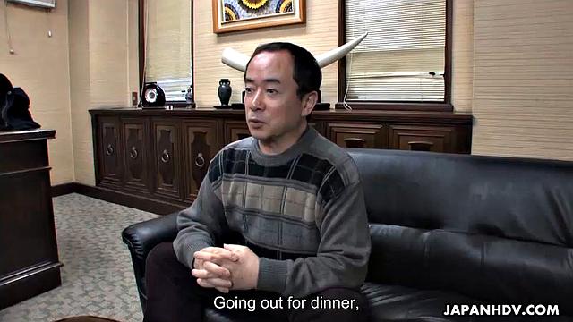 Hot Misaki Aiba pays with her snatch