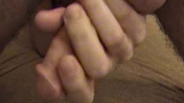 Винченцо дрочит и устраивает фейерверк