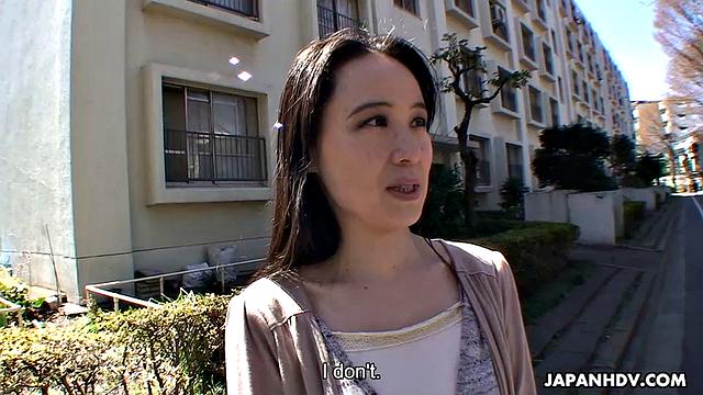 Super horny woman needs a good fuck session