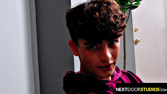 Checkin Out My Pornstuff - Kyle Wyncrest, Zayne Bright - NextDoorTaboo