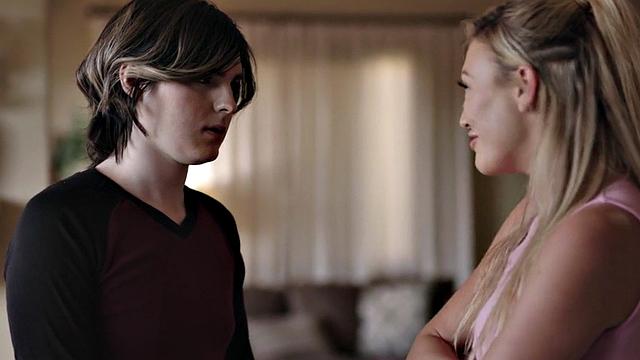 Trans drilling lesbian girlfriend in erotic couple