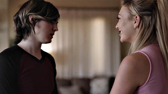 Trans drilling lesbian girlfriend in erotic couple