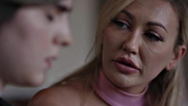 Trans drilling lesbian girlfriend in erotic couple