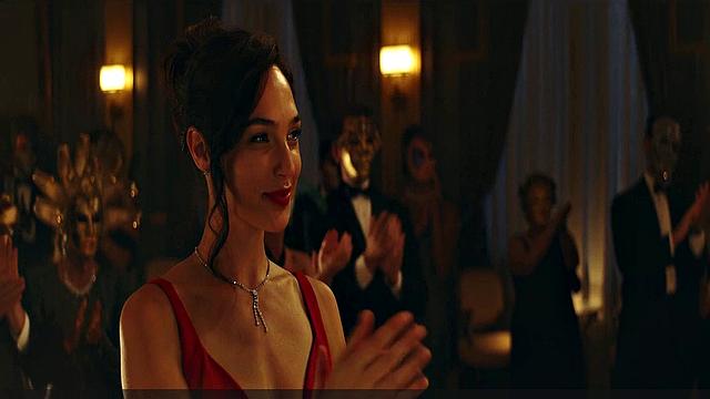 Gal Gadot hot cleavage, Ritu Arya busty