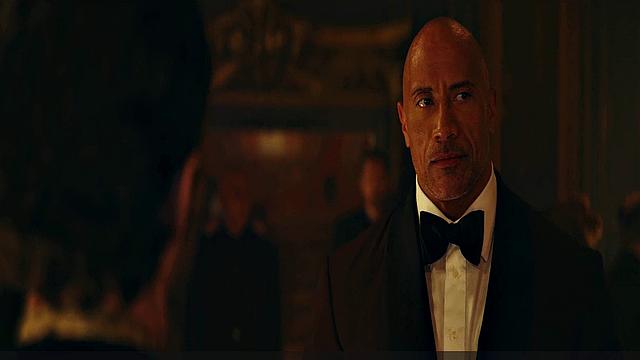 Gal Gadot hot cleavage, Ritu Arya busty