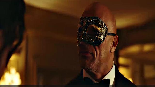 Gal Gadot hot cleavage, Ritu Arya busty