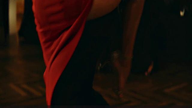 Gal Gadot hot cleavage, Ritu Arya busty