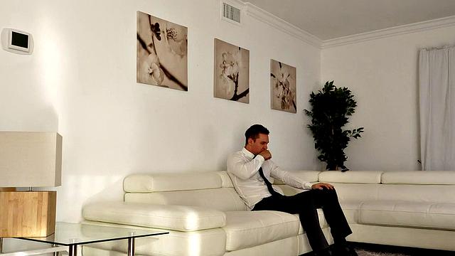 From super-geek to bombshell