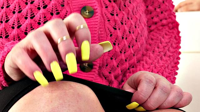 From super-geek to bombshell