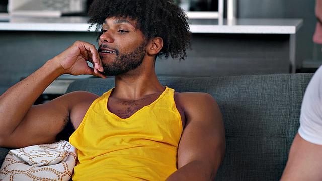 tony genius жестко трахает trevor brooks в задницу