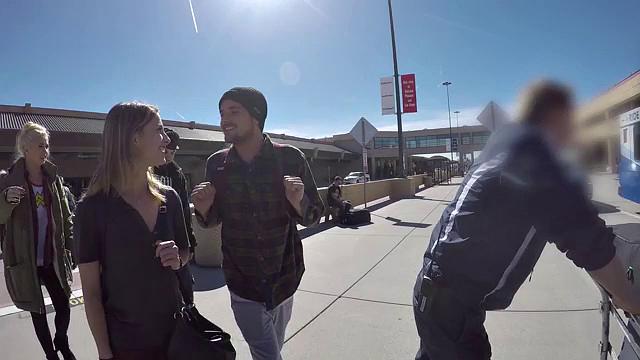 Snow Bunnies - S1:E1