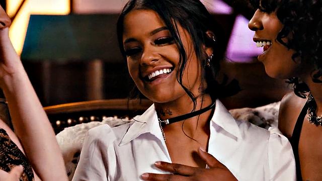 Blonde mature pussylicked in 3some