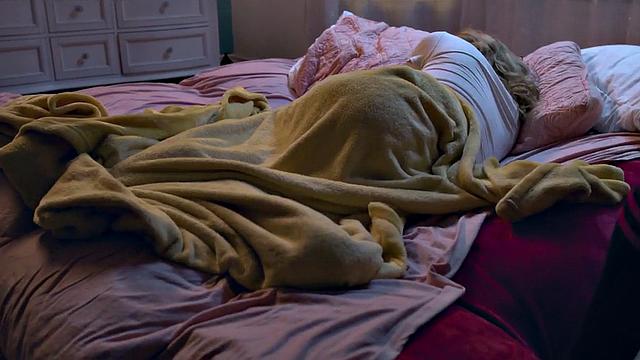 Nympho trans seducing her bigass GF after sleepover