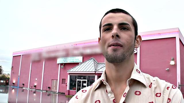 Naive guy gets fellatio