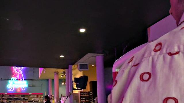 Naive guy gets fellatio