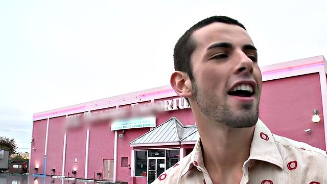 Naive guy gets fellatio