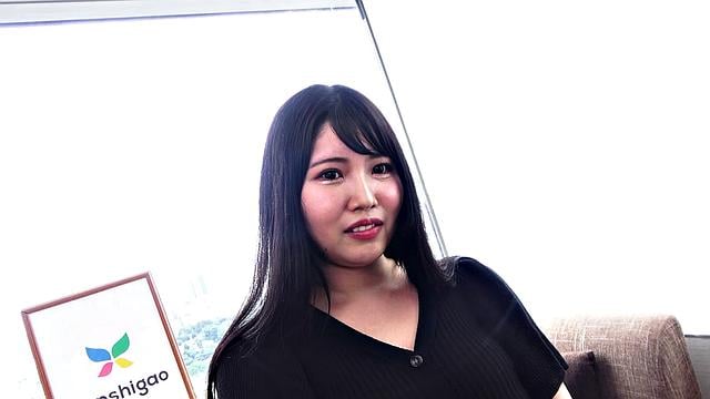 Aina Nanjyo is a model with huge breasts to play with