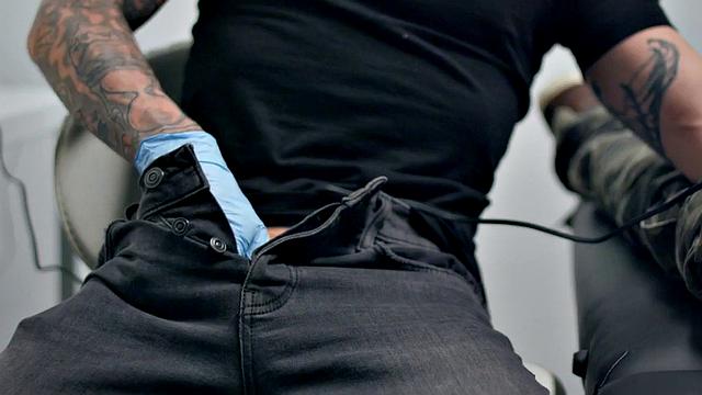 Seduced gay fucked by hardcore lover in tight ass