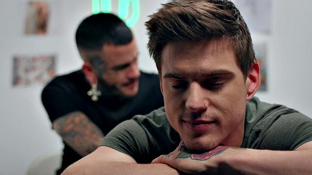 Seduced gay fucked by hardcore lover in tight ass