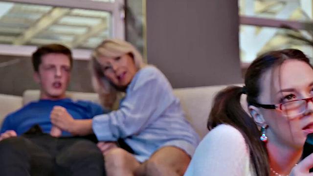 MATURE4K. Twisted Moms Game