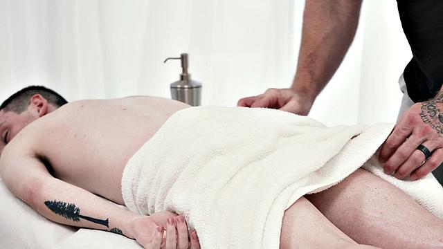 Hairy masseur DILF bareback fucked by top twink