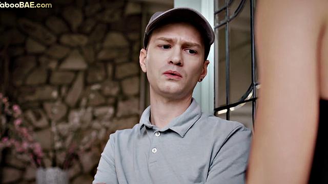 стройная малышка жадно трахается раком со своим парнем