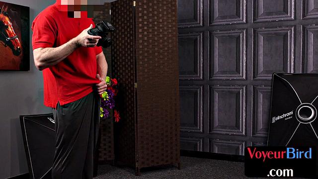 Curvy voyeuristic beauty tempting guy