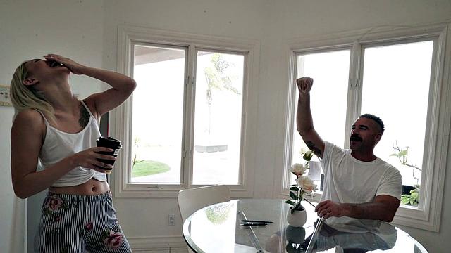 Kiara Cole - Behind the Scenes